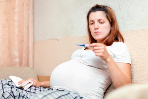 sintoma de herpes en el embarazo